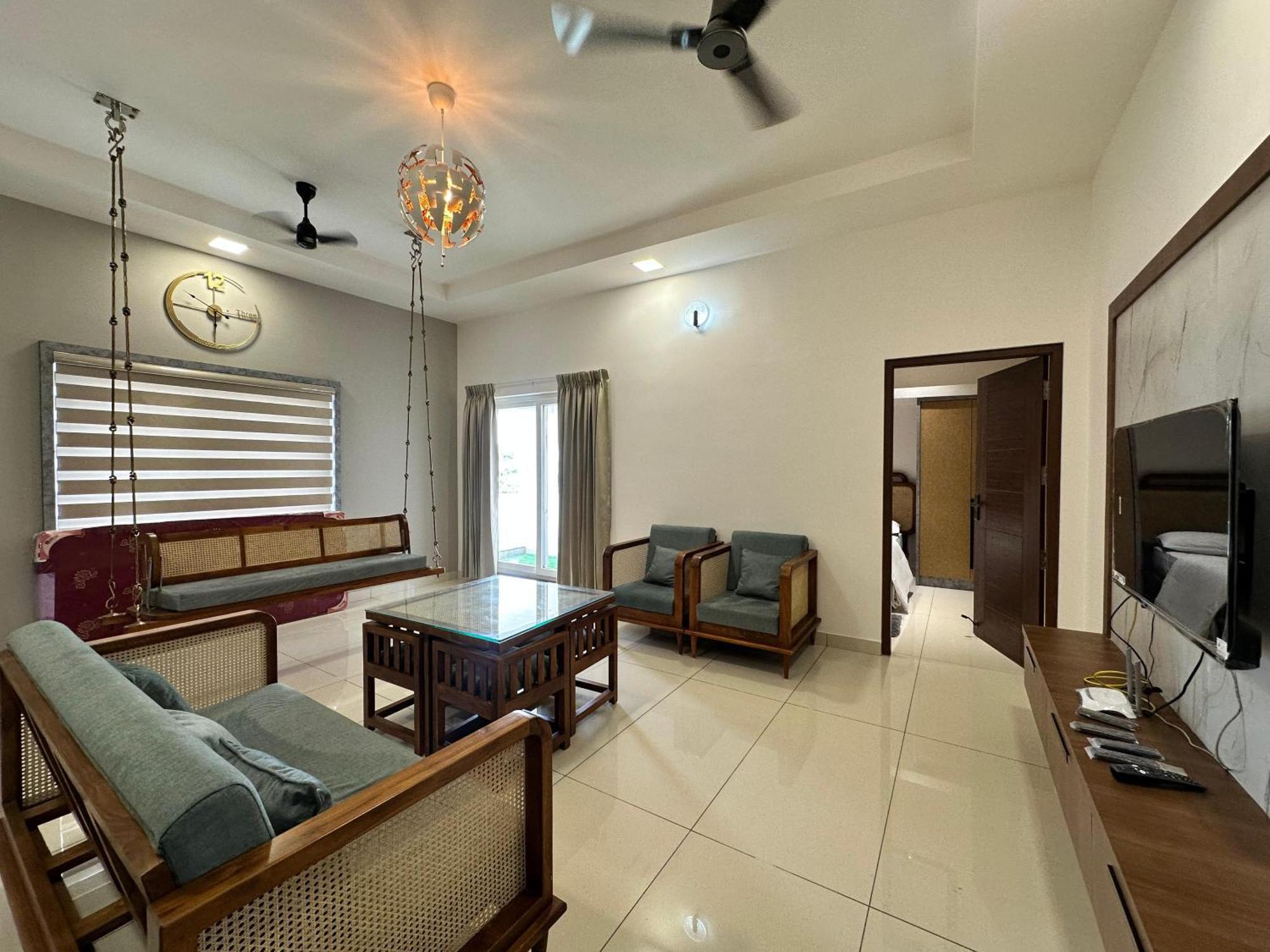 Thulasi Avenue Inn Pollachi Exterior photo