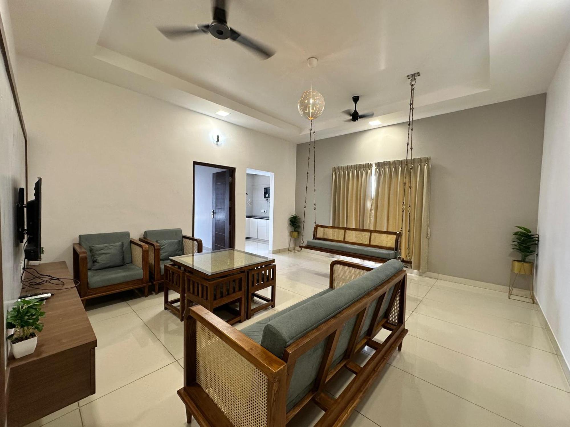 Thulasi Avenue Inn Pollachi Exterior photo